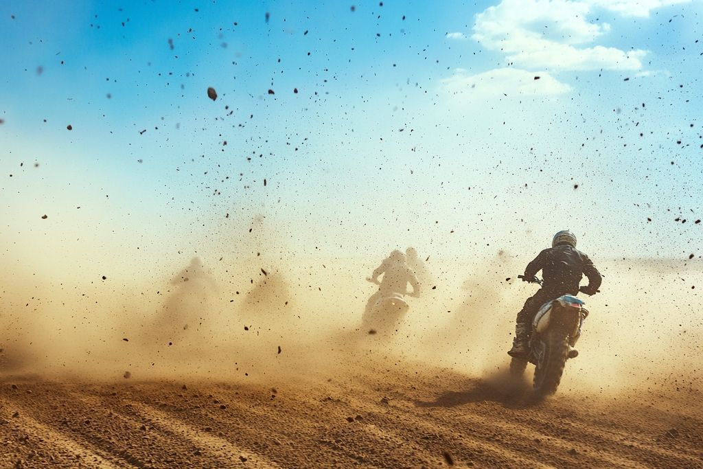 MOTO RAID : Renforcez votre Team Building avec des Randonnées Moto Trail Inoubliables au Cœur du Pays Basque et des Pyrénées